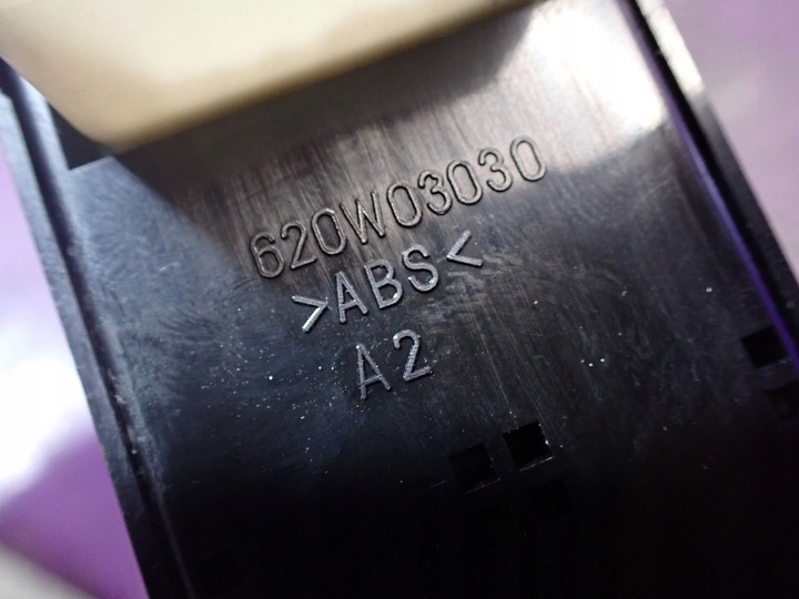 фото №5, Hyundai trajet 00-04 переключатель регулировка стекло 621w02250