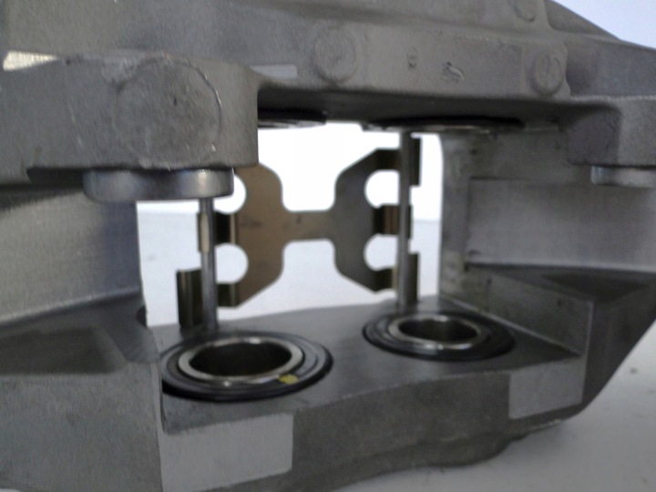 фото №12, Mercedes суппорт тормозной переднее правые левый c 205 e 213 238 glc 253