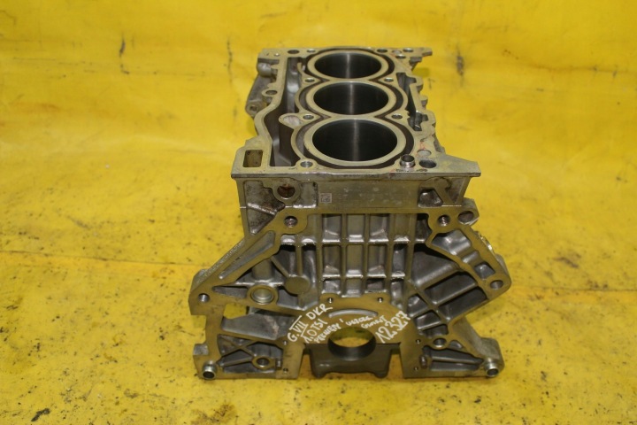 фото №6, Блок  двигуна vw golf vii audi q2 skoda dkr 1.0 tsi 04c103023j