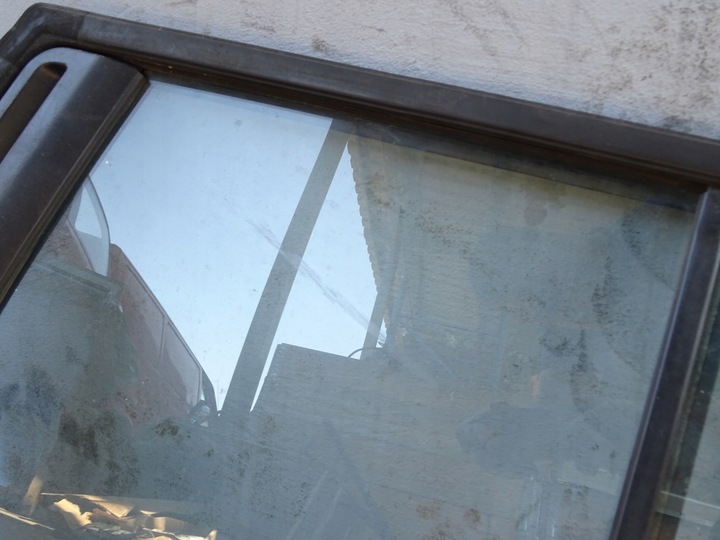 фото №7, Isuzu trooper стекло кузовная правый зад 3d 84-91