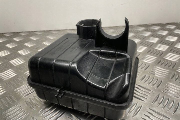 фото №8, Резонатор всмоктуючий bmw 5 touring f11 8512249 2.0l дизель 135kw 2012