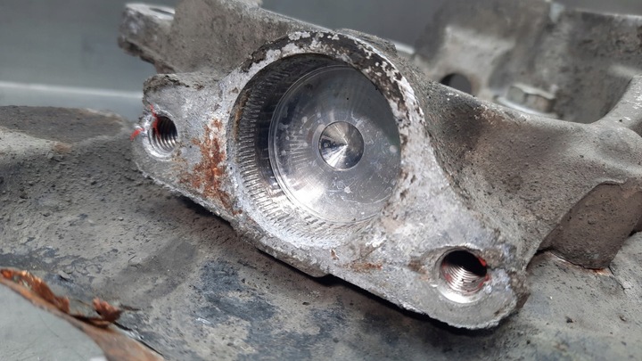 фото №8, Поворотна опора права 9461944 volvo v70 ii 00-07r 2.4b 140km