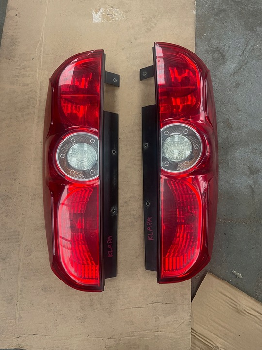 фото №1, Fiat doblo ii combo лампа зад p/l версія з кришка