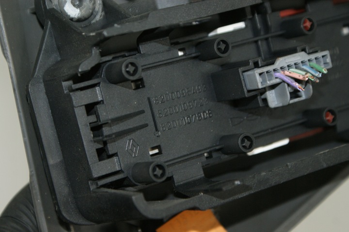 фото №14, Рамка mieszka зміни коробки передач кнопки renault scenic ii 8200095493