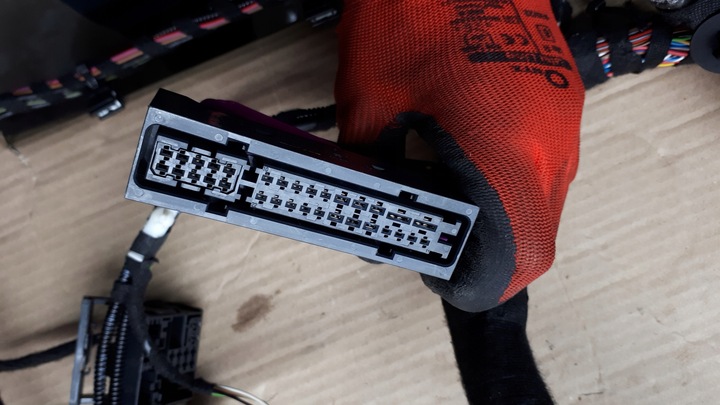 фото №12, S4 b8 рестайлинг a4 штекер усилителя bang 3g+ a5 q5