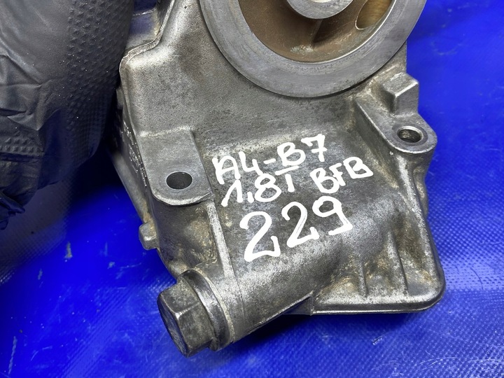 фото №9, Основание фильтра масла audi a4 b7 volkswagen 1.8 t bfb 06a115417