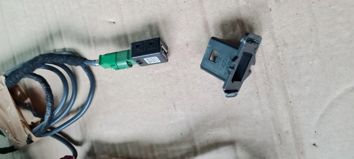 фото №11, A5 8w гніздо зарядний пристрій usb port джгут установка 8w0035708a a4 b9 8w