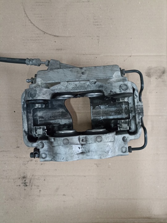 фото №8, Суппорт тормозной левые перед правое bmw g20 g22 g30 6883483 6883484 19705km