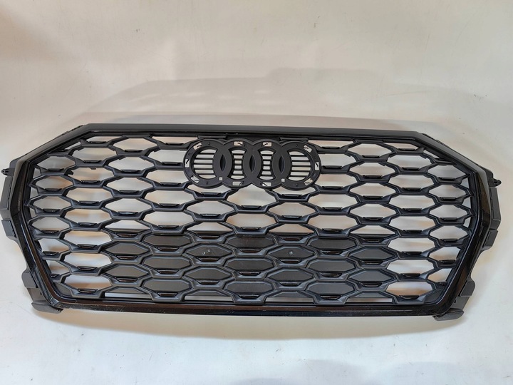 фото №1, Audi q3 83a рестайлинг чёрный - решётка радиатора решётка сцепление рекомендую