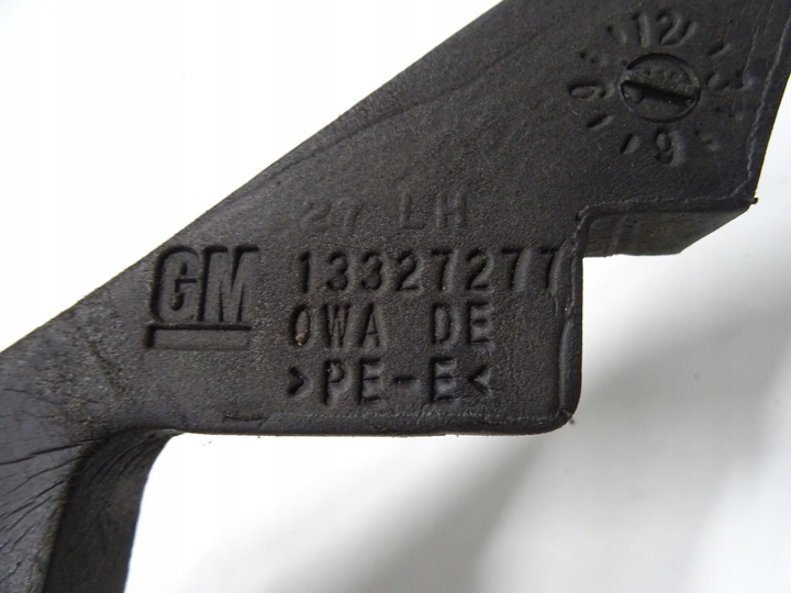 фото №16, Opel astra j iv панель під лобовим склом двірники комплект