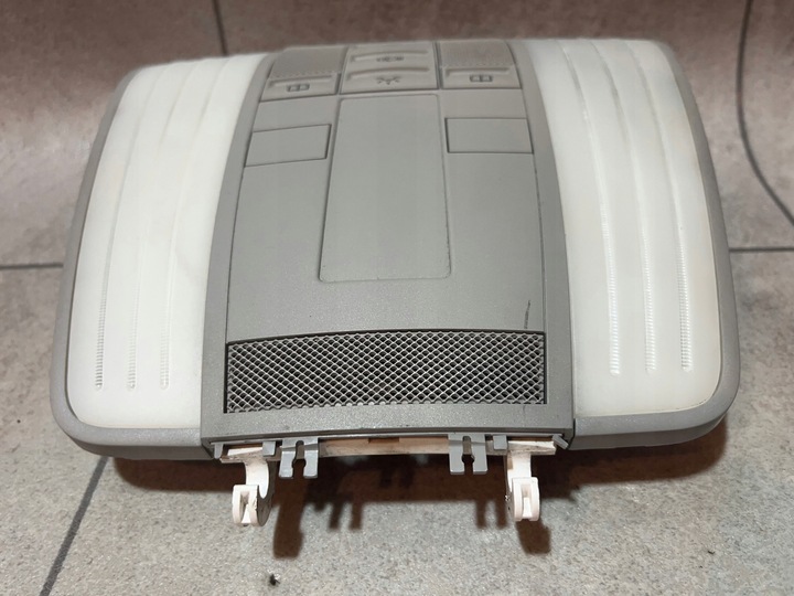 фото №5, Mercedes w212 лампа освещение кабины хороший состояние