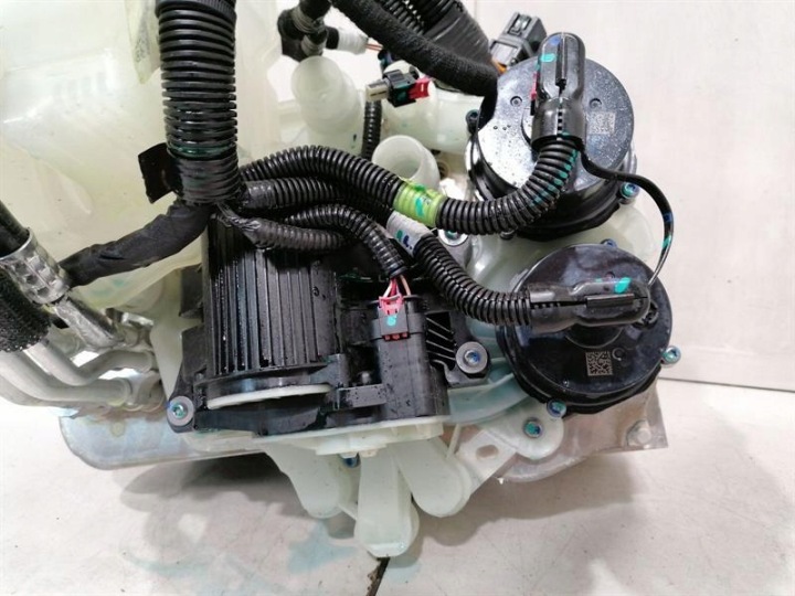 фото №7, Tesla модель 3 performance supermanifold охлаждающая жидкость 1549902-00c tank