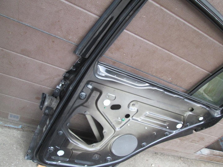 фото №4, Рама права двері праві зад рамка vw golf v + plus 5m0
