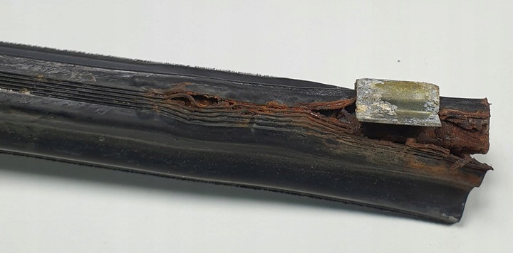 фото №7, Планка стёкла правый перед mercedes w124 1247251266