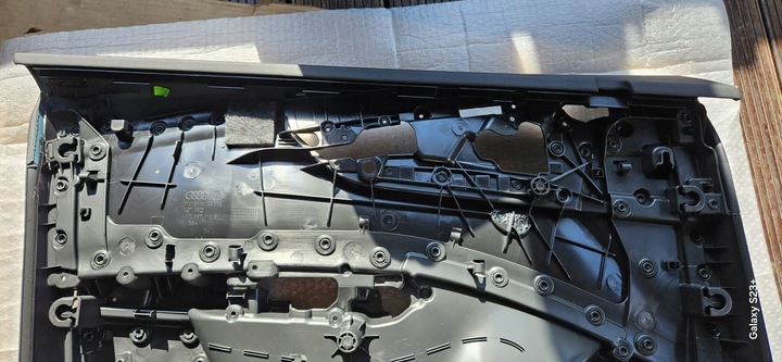 фото №5, Боковина двері праві перед audi q7 4m0867118b 4m0867104f