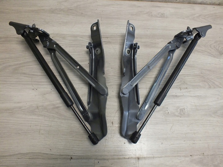 фото №1, New beetle cabrio 5c 11- петля крышки правые