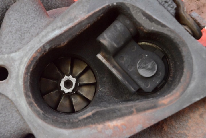 фото №10, Турбонагнетатель турбина 17201-33010 toyota yaris i 1.4 d-4d 75 km рестайлинг 03-05