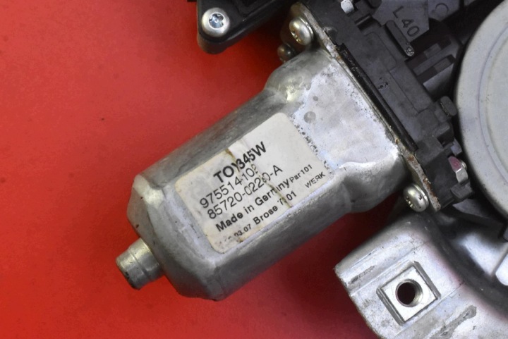 фото №5, Подъемник стекла левые перед eu 85720-02230-a toyota auris 1 i 3d hb 06-09