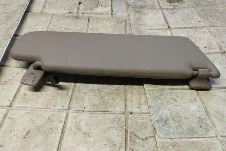 фото №8, Захист сонцезахисна ліва vw passat b6 3c2 1k0857551 1.9l дизель 77kw