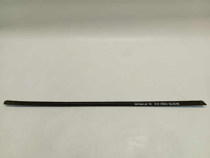 фото №2, Skoda octavia iv 5e3 планка стёкла лобовой правая 5e3854328