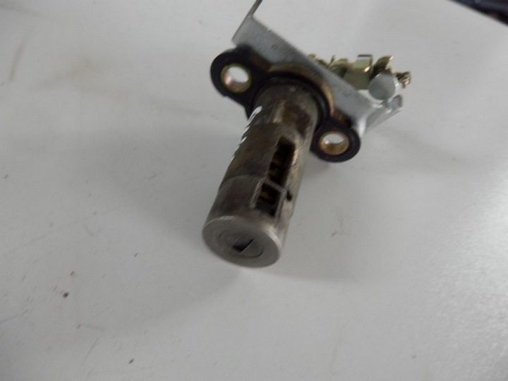 фото №1, Toyota celica vi 99 вставка кришки багажника