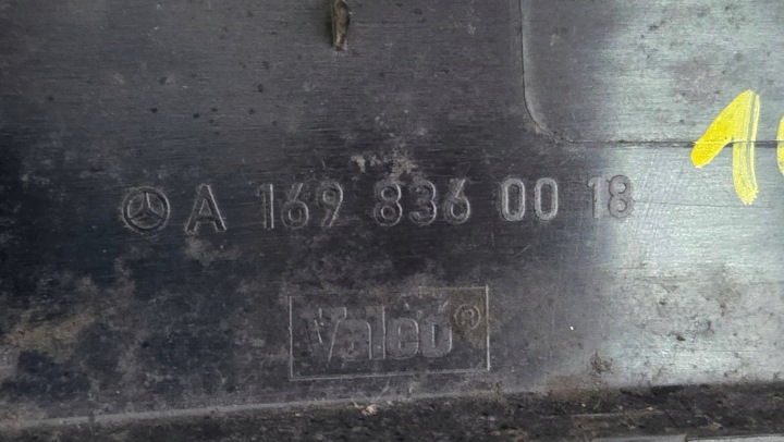 фото №13, Mercedes w169 w245 панель під лобовим склом захист капота org a1698360018 m-1003