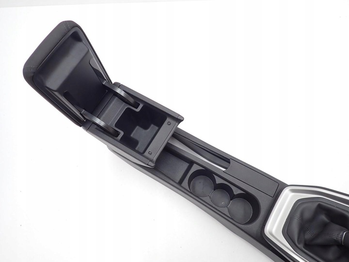 фото №8, Тунель підлокітник ручка чохол коробки передач європа audi a1 ii 82a gb 19r