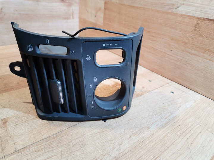 фото №16, Ґрати повітропровід ліва mercedes w210 a210830050954