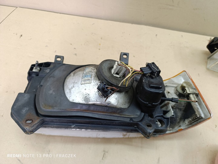 фото №8, Лампа левая lub правая перед vw transporter t4 95r.