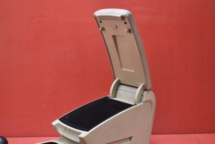 фото №13, Туннель средний подлокотник eu 3c0863319s vw passat b6 05-10