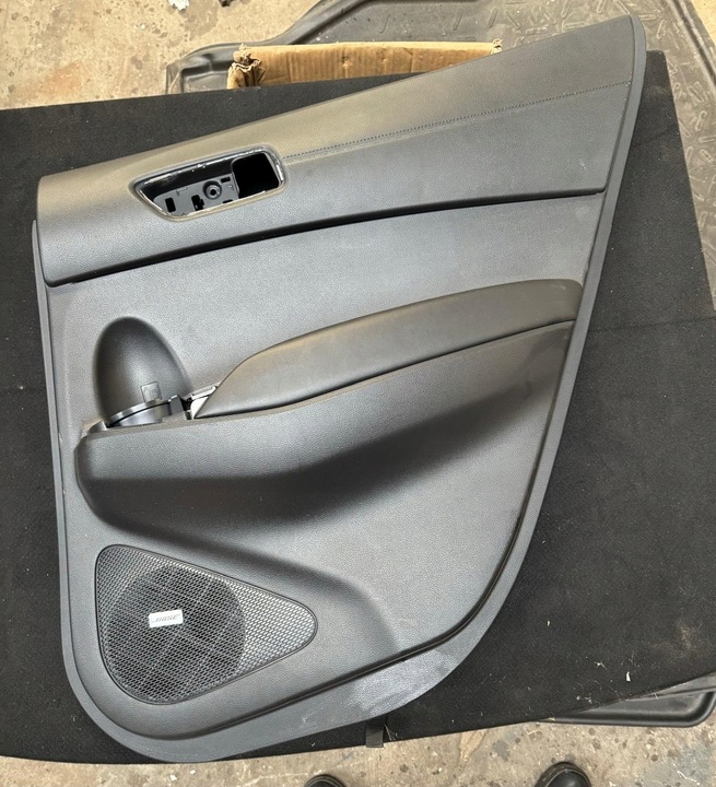 фото №1, Боковина двері праві зад toyota corolla cross варшава