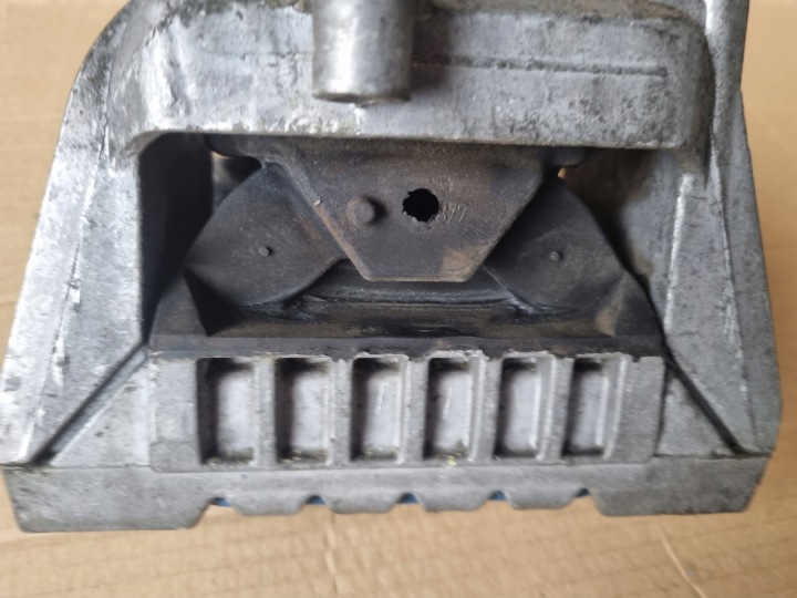 фото №5, Vw audi seat skoda кронштейн подушка двигателя 1k0199262