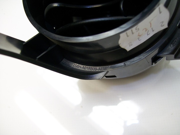 фото №5, Решітка повітропровід середня fiesta mk6