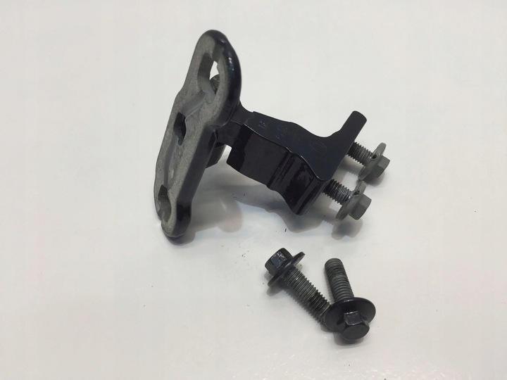 фото №1, Volvo xc40 2021 2022 петля дверь правые зад задний верхний 31457096