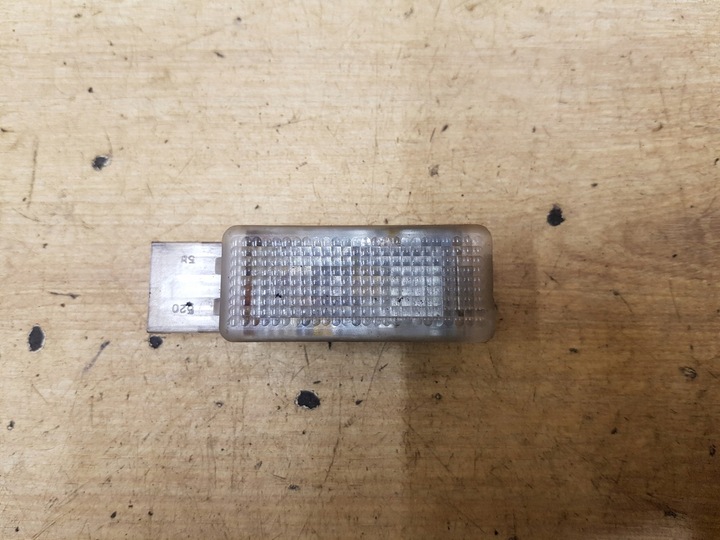 фото №1, Лампа освітлення інтер'єру skoda octavia ii