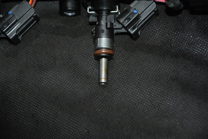 фото №11, Планка вприскувальний vw sharan 3 lc9x 06k133681a