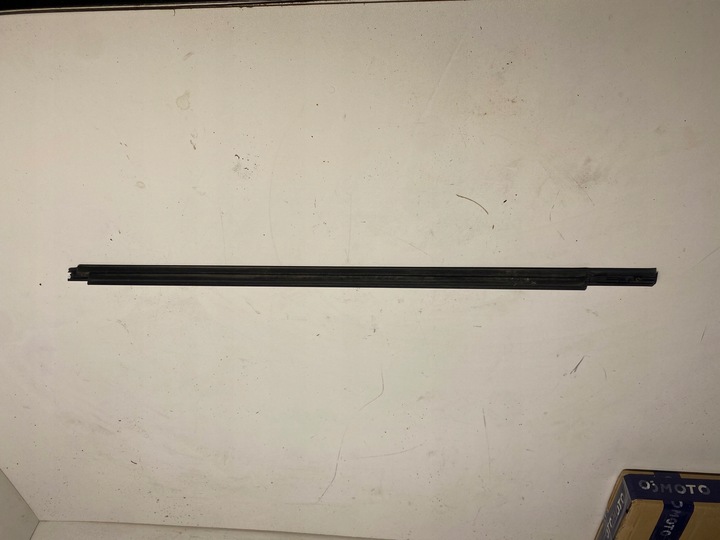 фото №4, Планка ущільнювач скла двері правий перед kia sportage iii