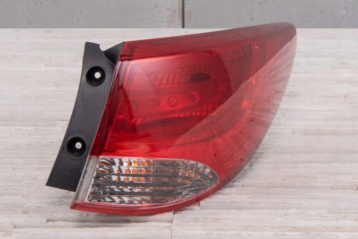 фото №8, Hyundai ix35 lm 2010-2013 кузовная фара задняя правая 924022s520