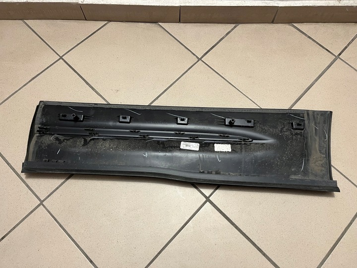 фото №12, Mercedes glb w247 x247 a247 планка двері права задня зад