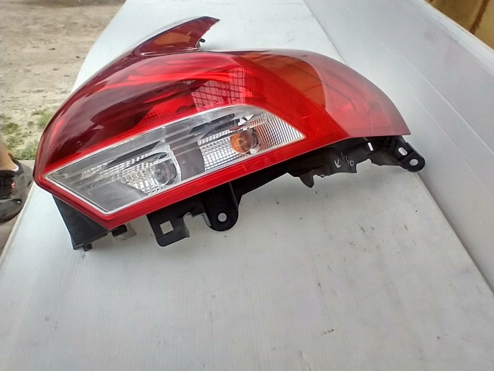 фото №10, Volvo v40 ii 2 31395845 фара права зад права задня