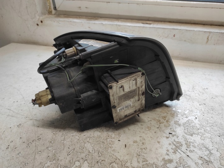 фото №8, Cadillac srx 1 i 03- лампа правая перед ксенон 15930600 - сцепление