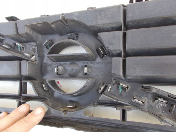 фото №11, Volvo v50 s40 ii рестайлінг 2007 -2012 решітка решітка радіатора знак