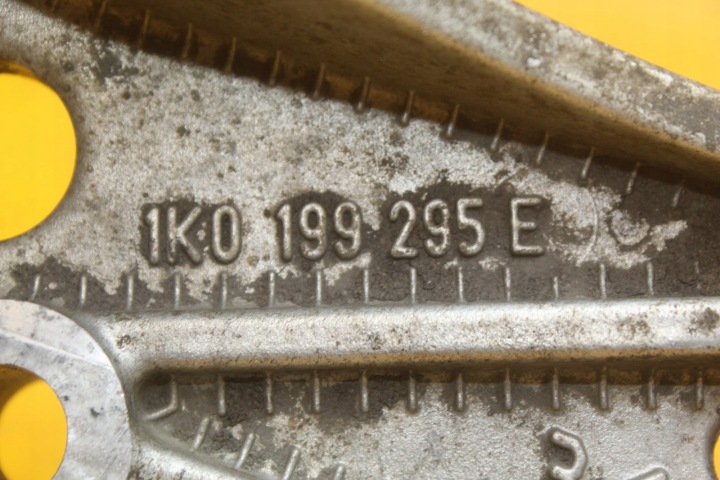 фото №7, Кронштейн ричаг ліві перед audi a3 8p a4 b7 b6 a6 c6 vw golf v 1k0199295e