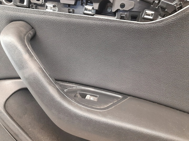 фото №8, Audi a4 s4 b9 8w0868066 зад правая обшивки дверь