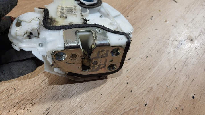 фото №9, Замок правые зад honda civic viii 8 ufo hb 5d 7 pin