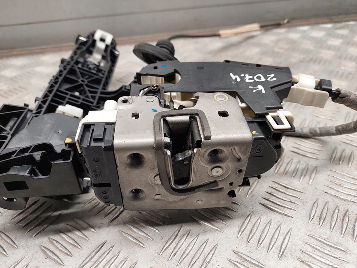 фото №6, Mercedes-benz e c207 w207 a2077604440 перед сторона левая замки