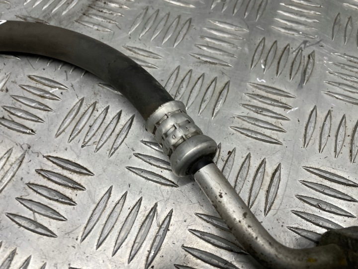 фото №5, Шланг кондиционера (трубка кондиционера, патрубок автокондиционера) honda jazz ii рестайлинг 1,3i 02-08