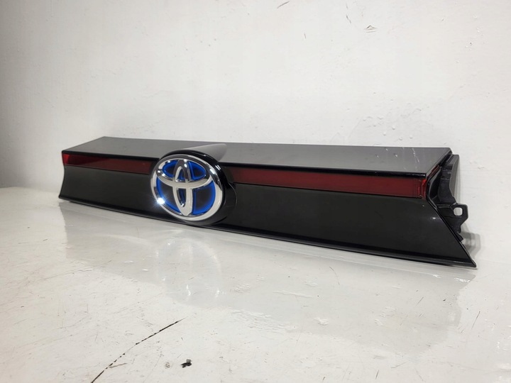 фото №3, Toyota yaris cross планка освещение зад номерного знака 76801-0d760