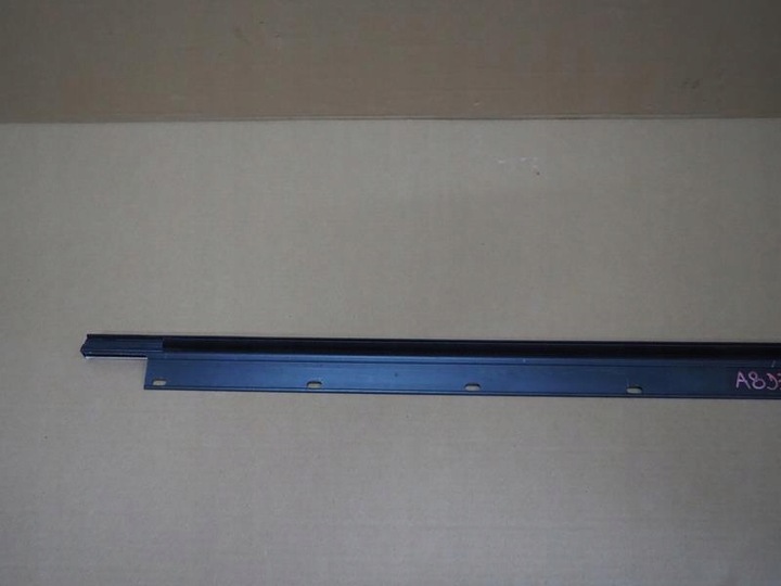 фото №7, Планка накладка дверь уплотнитель стекла правые зад audi a8 d3