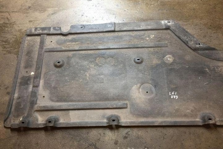 фото №8, Правая защита шасси bmw 5 touring e61 7009726 0.3l дизель 160kw 2005